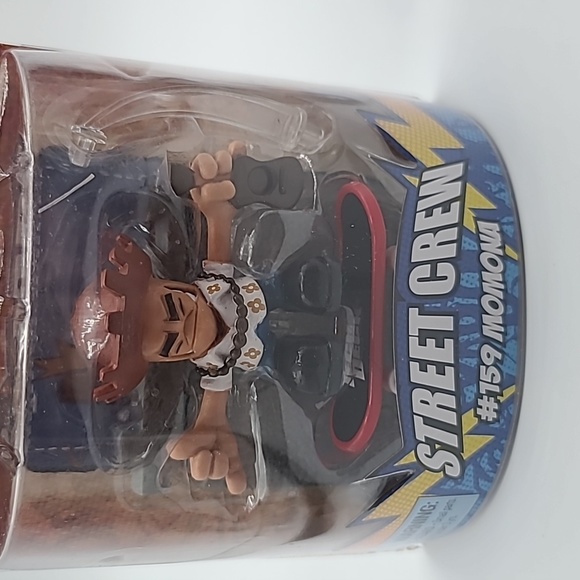 Tech Deck Dude #006 Sven and #159 Momona - Picture 2 of 5